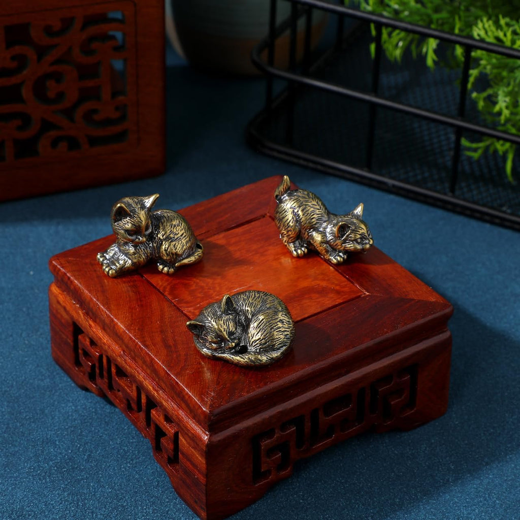 3Pcs Brass Cat Figurines, Tiny Kitten Statue for Cat Lovers Present, Miniature Metal Animal Sculpture for Tea Pet, Home Office Paperweight Desk Decor 1.1 X 0.94 Inch
