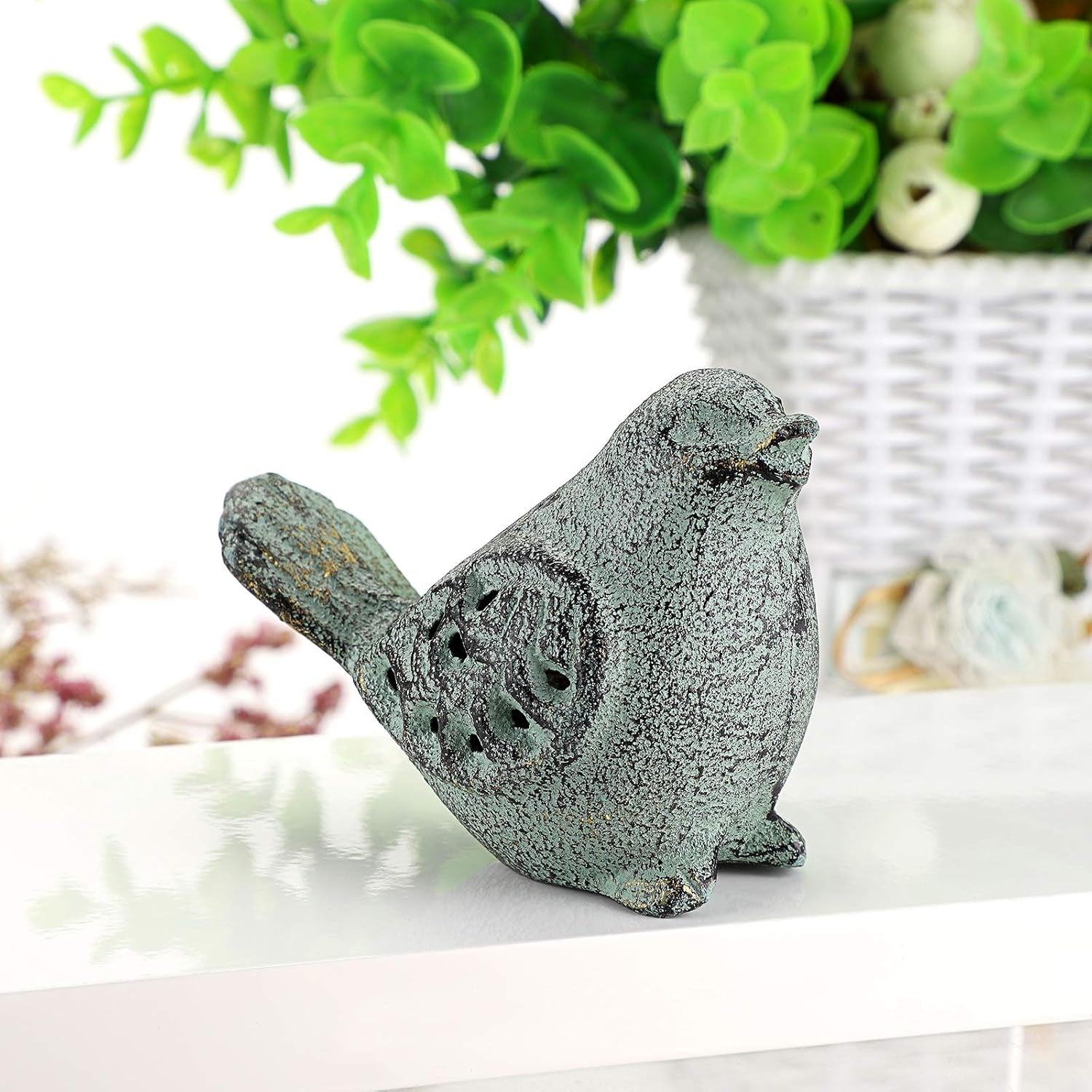 2PCS Cast Iron Green Bird Sculptures - Outdoor & Indoor Small Birds Statues, Hollow Carved Bird Figurines Ornaments Decorative Animal Figurines for Garden Patio Home Decors