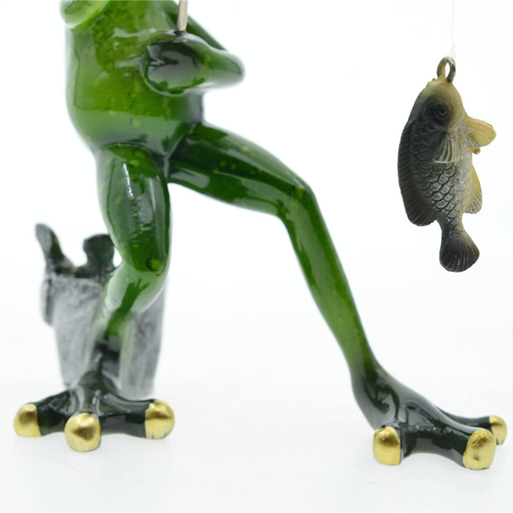 ® Funny Fishing Frogs Statues, 2Pcs Mascot Animals Ornaments Anglers Lovers Collectible Figurines Sculptures for Outdoor Lawn Yard Garden Home Office Desk Decoration