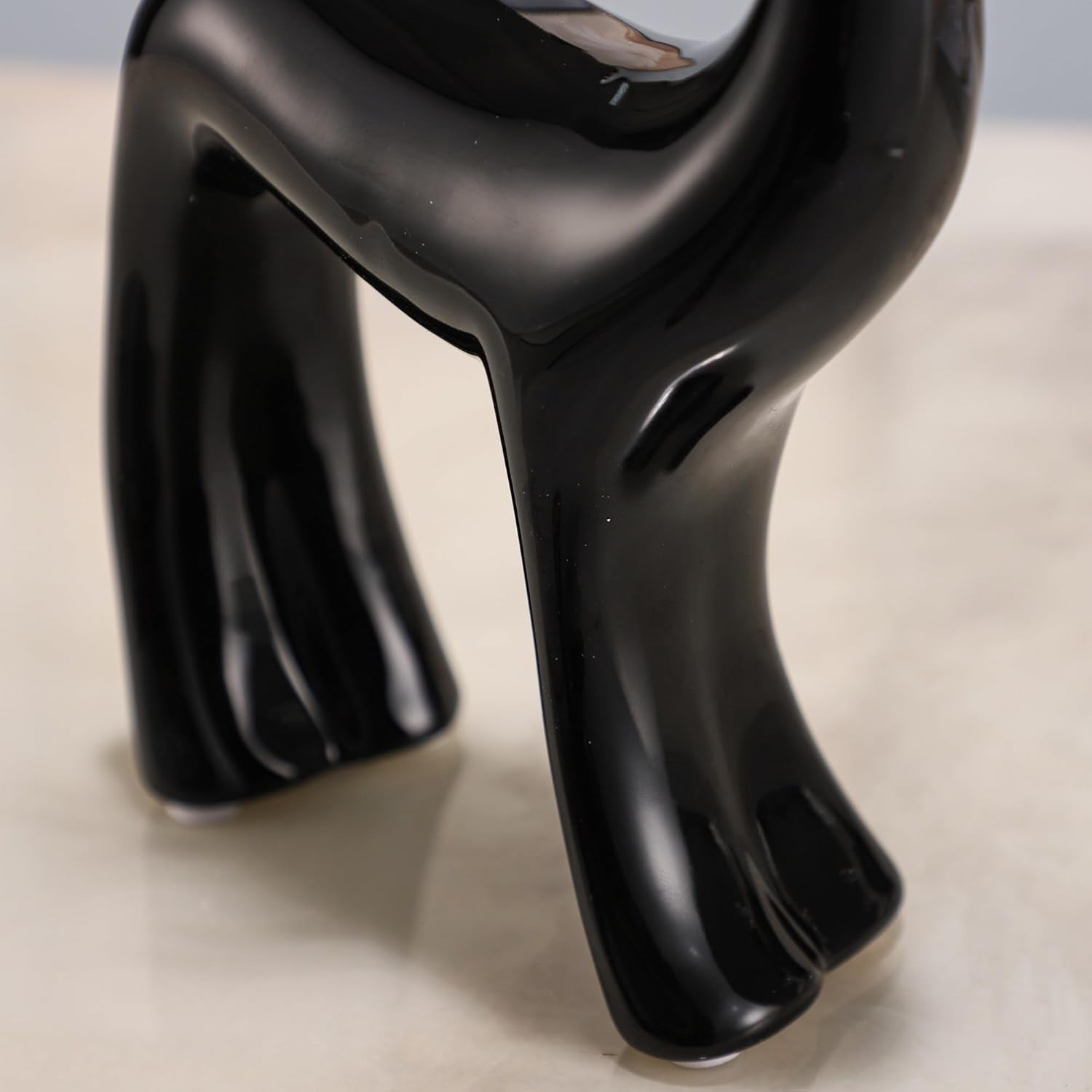 Ceramic Reindeer Pendulum Set with Crystal Balls, Black and White Reindeer Statue for Home Decor, Living Room, Office Bedroom Modern Sculpture Ornament